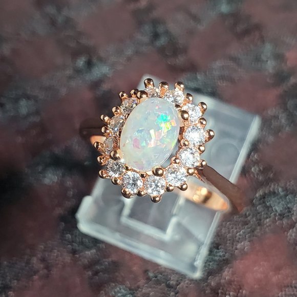 Victoria Opal & Topaz Ring 18 Rose Gold on Pure Copper. 4-claw Settings. - Picture 11 of 15